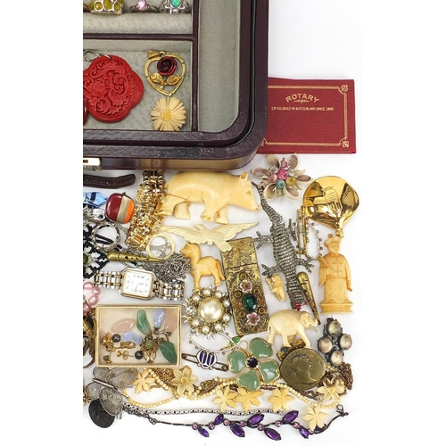 1973 - Antique and later costume jewellery and objects arranged in a jewellery box including rings, Chinese... 