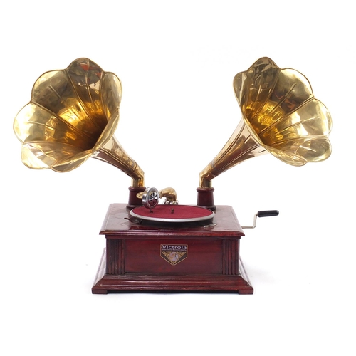 1918 - Retro Victrola style gramophone with two brass horns, 65cm high