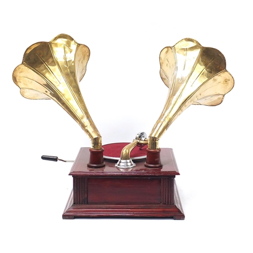 1918 - Retro Victrola style gramophone with two brass horns, 65cm high