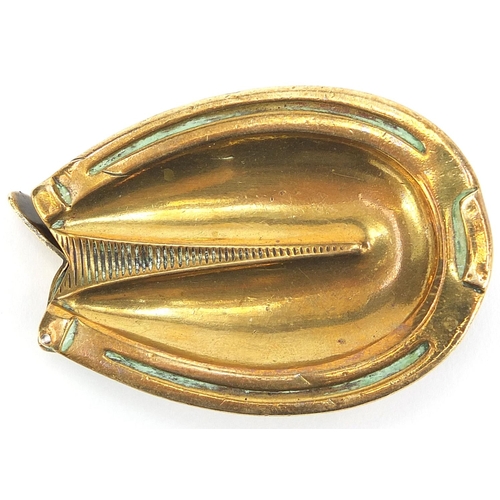 125 - Victorian brass vesta in the form of a horse hoof, 6cm in length