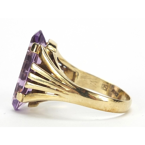 473 - 9ct gold amethyst ring, size R, 5.2g