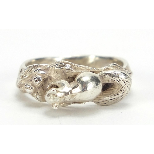 2028 - Novelty silver ring in the form of a squirrel with nuts, PJI London 1993, size L, 4.7g