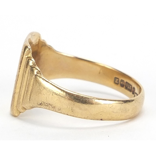 216 - 9ct gold signet ring, hallmarked Birmingham 1943, size R, 3.6g