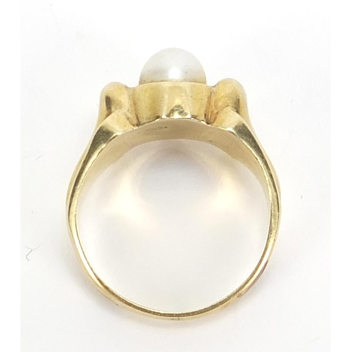 488 - 14ct gold pearl ring, size L, 4.3g