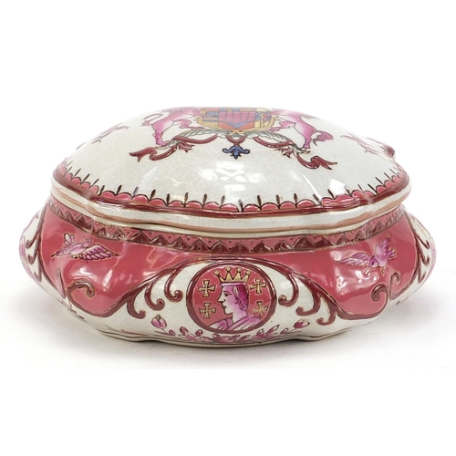 2054 - Modern antique style armorial box and cover, 19.5cm wide