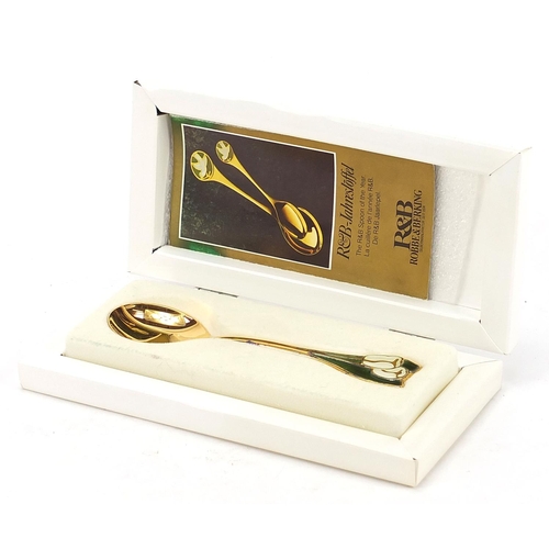 1120 - Robbe & Berking, German silver gilt and enamel 2002 Spoon of the Year with box, 13.5cm in length, 34... 