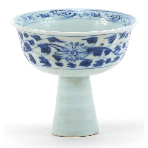 541 - Chinese blue and white porcelain stem bowl hand painted with flowers, 9cm high x 10cm in diameter