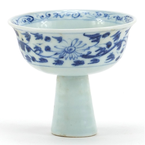 541 - Chinese blue and white porcelain stem bowl hand painted with flowers, 9cm high x 10cm in diameter