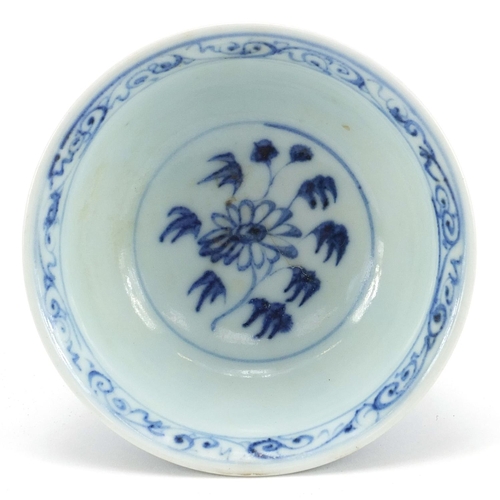 541 - Chinese blue and white porcelain stem bowl hand painted with flowers, 9cm high x 10cm in diameter