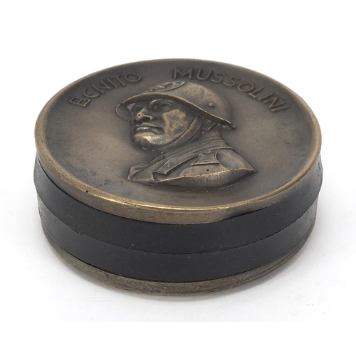 1808 - German military interest snuff box with bust of Benito Mussolini, 7cm in diameter