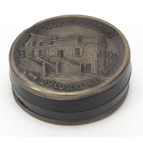 1808 - German military interest snuff box with bust of Benito Mussolini, 7cm in diameter