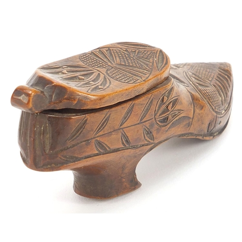 31 - Antique Scandinavian design carved treen shoe design snuff box, 10cm in length