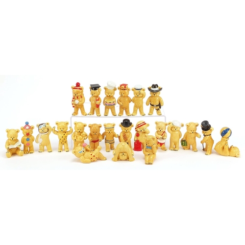 2007 - Collection of china teddy bears, the largest 11.5cm high