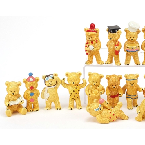 2007 - Collection of china teddy bears, the largest 11.5cm high