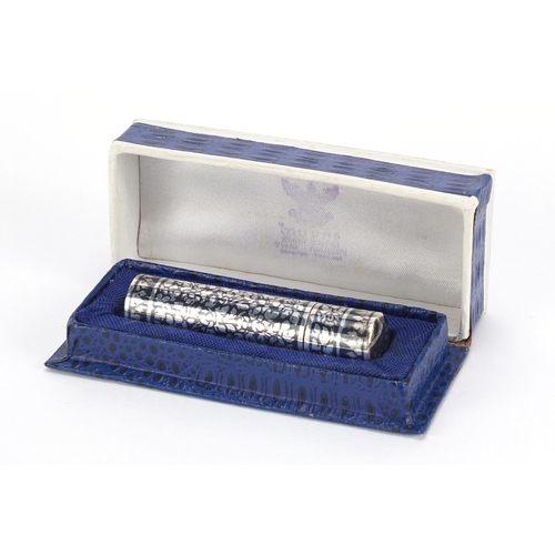 555 - Thai sterling silver Niello work needle case, housed in a fitted box, impressed marks to the base, 7... 