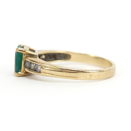 856 - 9ct gold green and clear stone ring, size P, 2.6g