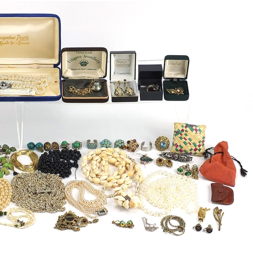 2562 - Vintage and later jewellery including simulated pearl necklaces, wristwatches, earrings and brooches