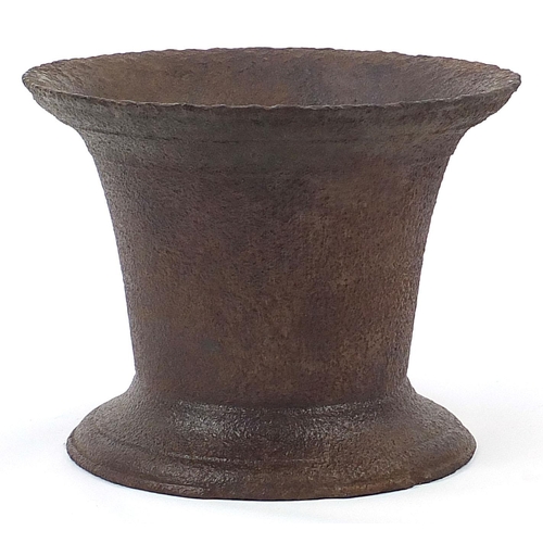 2097 - Military interest cast iron gun powder mortar, 28cm high x 36cm in diameter