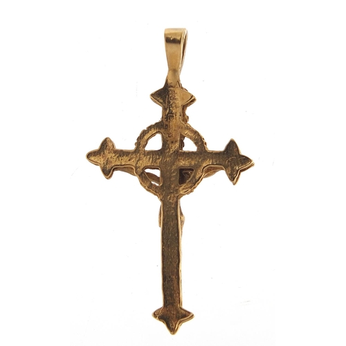 471 - 9ct gold crucifix pendant, 3.8cm high, 2.3g