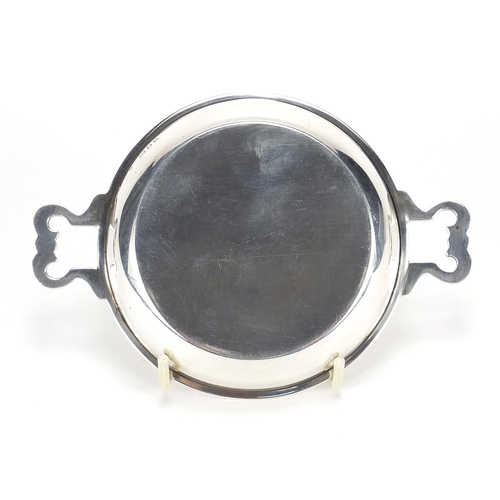 938 - George V, silver twin handled porringer, London 1919, 14cm wide, 68.0g