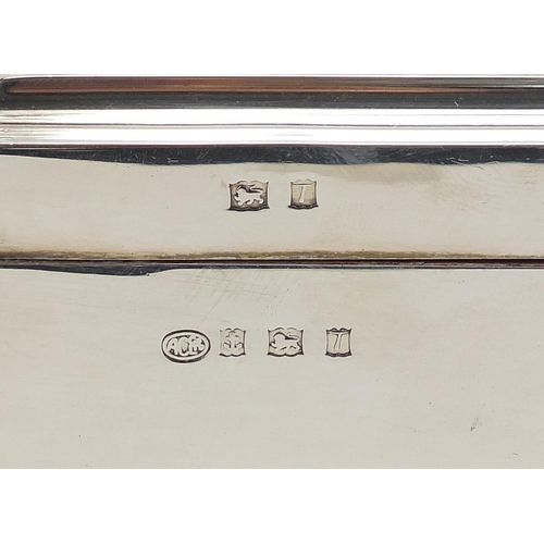 12 - Alexander Clark & Co Ltd, Elizabeth II silver cigar box, the hinged lid with engine turned decoratio... 