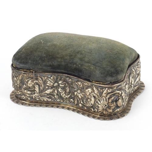 583 - Edward VII, silver jewellery box with hinged pin cushion lid and fitted silk lined interior, A & B, ... 