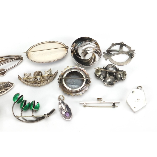 800 - Antique and later silver brooches including paste and seed pearls, Art Nouveau design and a moonston... 