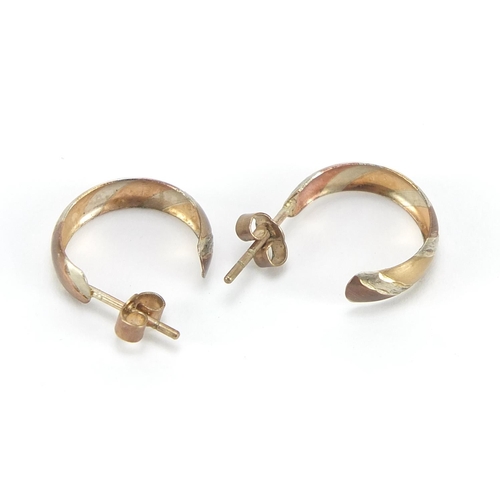 2541 - Pair of 9ct gold two tone hoop earrings, 1.2cm in diameter, 0.8g