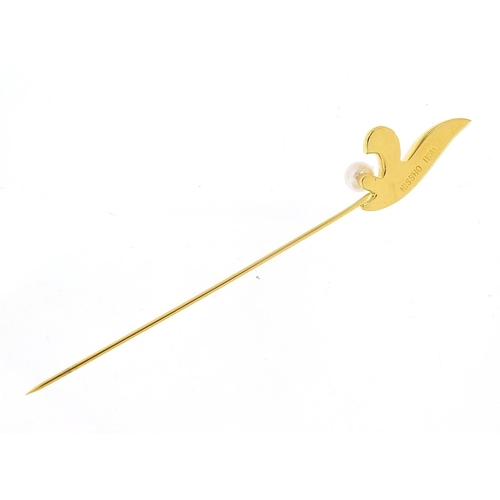 1848 - Gilt metal Mikimoto pearl stick pin with velvet and silk lined fitted box, 8cm in length