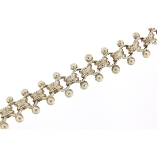 1991 - Modernist silver necklace, 44cm in length, 46.5g