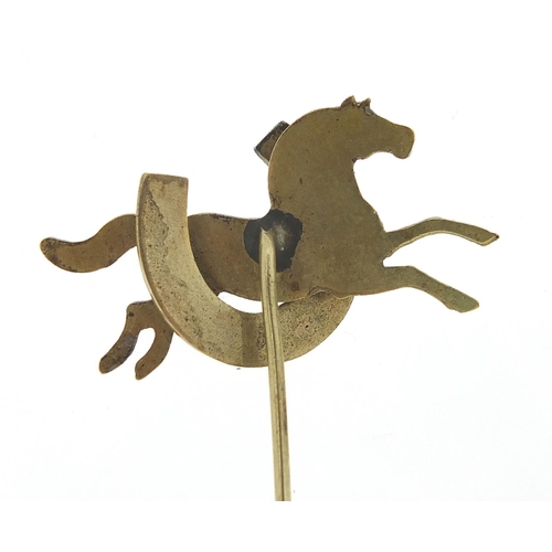 1994 - Equestrian interest gilt metal horse and horseshoe stick pin, 8cm in length, 4.1g