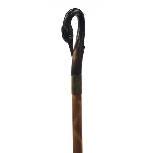 870 - Bamboo sword stick with horn handle carved in the form of a swan's head, 86.5cm in length