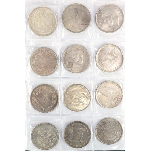 2814 - Album of world coins