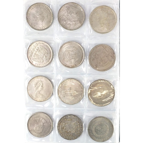 2814 - Album of world coins