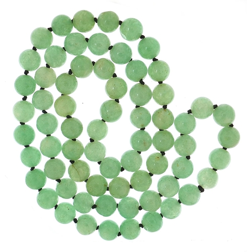 2431 - Chinese green jade bead necklace, 157.5g