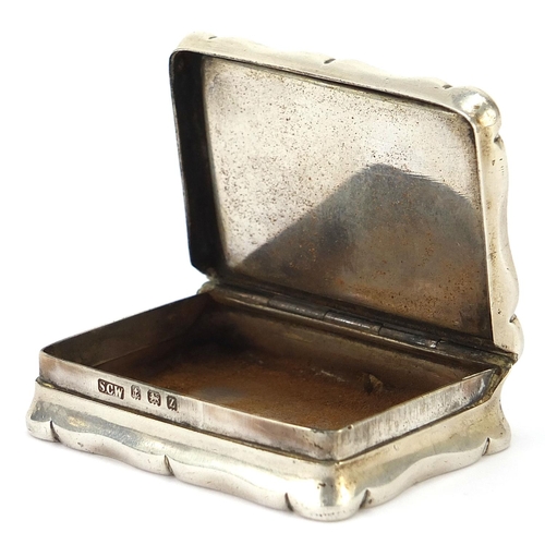 527 - George V rectangular silver snuff box with opal inlay and chased decoration, S C W Birmingham 1924, ... 