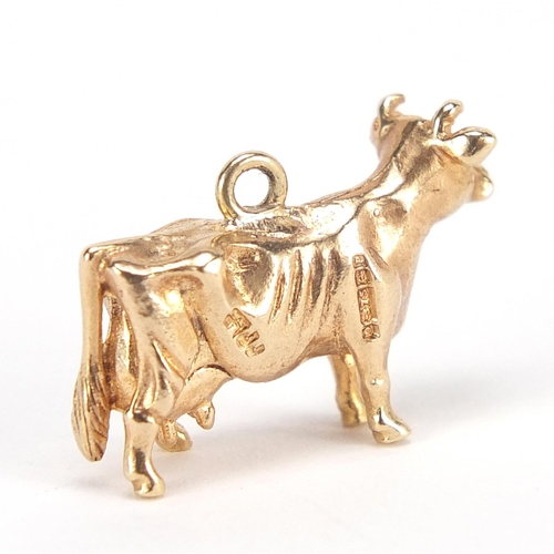 553 - 9ct gold Jersey cow charm, 2cm wide, 4.6g