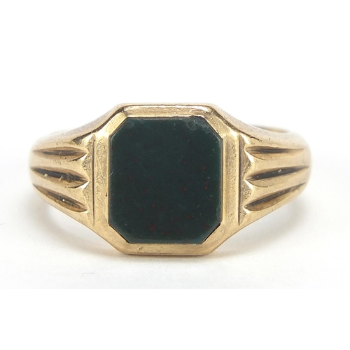 339 - 9ct gold bloodstone signet ring, size W, 9.4g