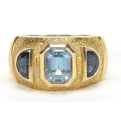 81 - Scortecci, Italian unmarked gold, aquamarine and sapphire ring, size N, 10.0g