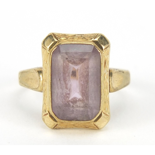 385 - Antique design 9ct gold amethyst ring with engraved setting, size L, 2.6g