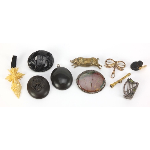 2804 - Antique and later jewellery including vulcanite locket, silver Scottish agate harp brooch,  brass le... 