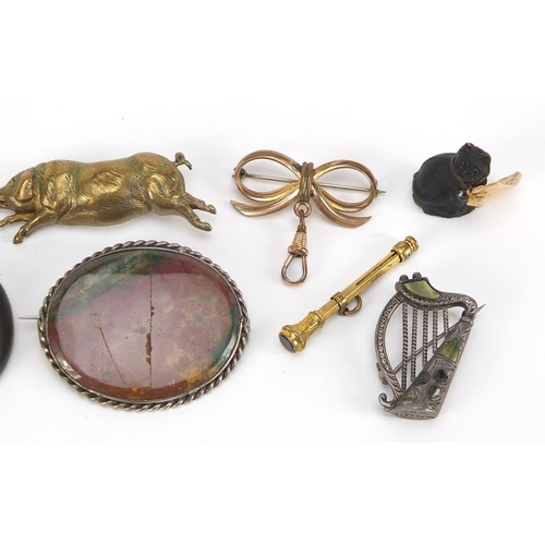 2804 - Antique and later jewellery including vulcanite locket, silver Scottish agate harp brooch,  brass le... 