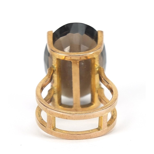 345 - Large 14ct gold smoky quartz ring, the stone approximately 23mm x 17mm x 11mm deep, size P, 12.8g