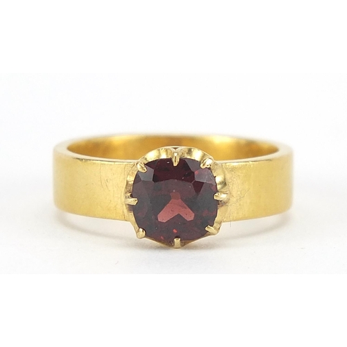 197 - Antique 18ct gold garnet solitaire ring, size I, 4.4g