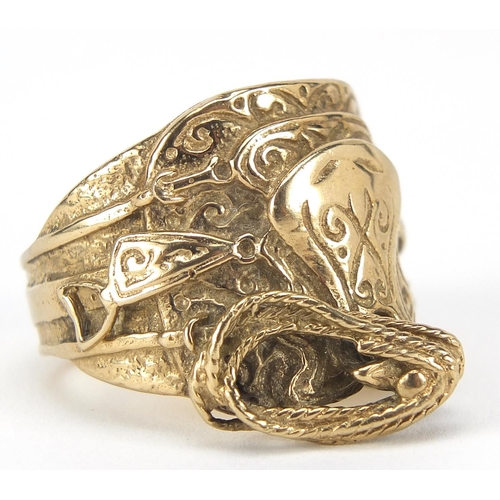 271 - Large 9ct gold horse saddle ring, the saddle 2.5cm wide, size Z, 28.8g