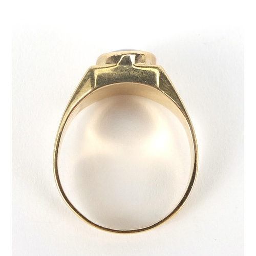 322 - 9ct gold cabochon opal ring, size W, 6.2g