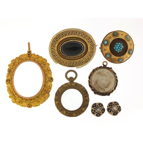 12 - Antique and later jewellery including a unmarked gold locket, black enamel and agate brooch, turquoi... 