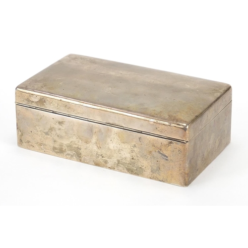 555 - Goldsmiths & Silversmiths Co Ltd, George V rectangular silver cigar box with hinged lid, London 1918... 