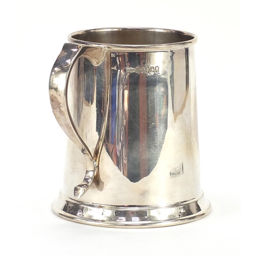 695 - Mappin & Webb, Elizabeth II silver tankard, Sheffield 1977, 12cm high, 326.5g