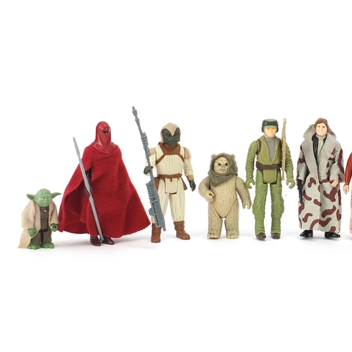 615 - Fifteen vintage Star Wars action figures with accessories including Emperor's Royal Guard, Yoda, Bob... 